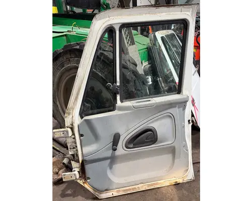 INTERNATIONAL 4300 Door Assembly, Front