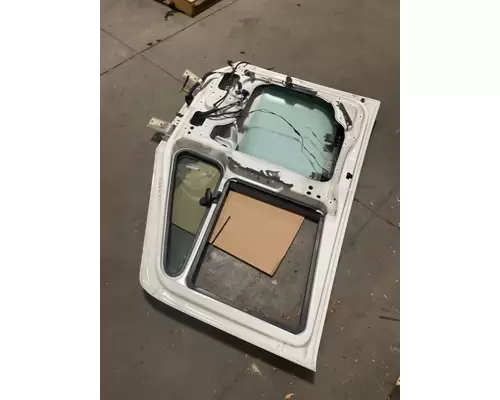 INTERNATIONAL 4300 Door Assembly, Front