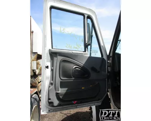 INTERNATIONAL 4300 Door Assembly, Front