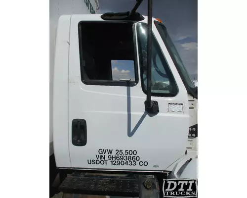 INTERNATIONAL 4300 Door Assembly, Front