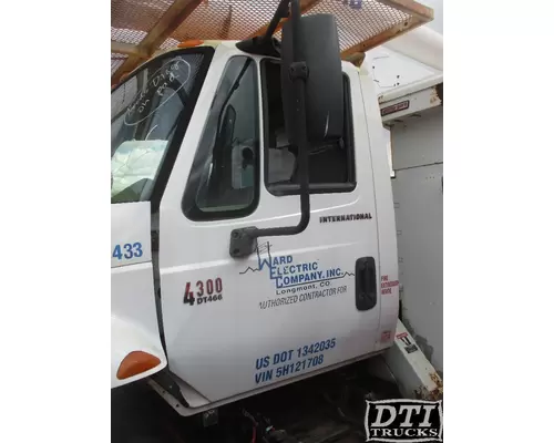 INTERNATIONAL 4300 Door Assembly, Front