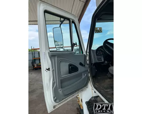 INTERNATIONAL 4300 Door Assembly, Front