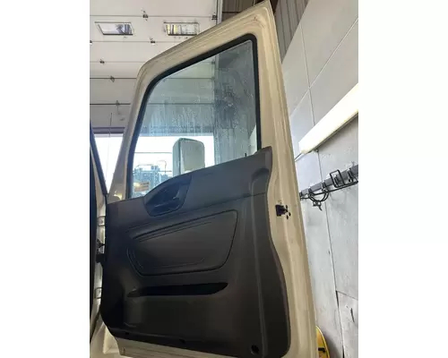 INTERNATIONAL 4300 Door Assembly, Front