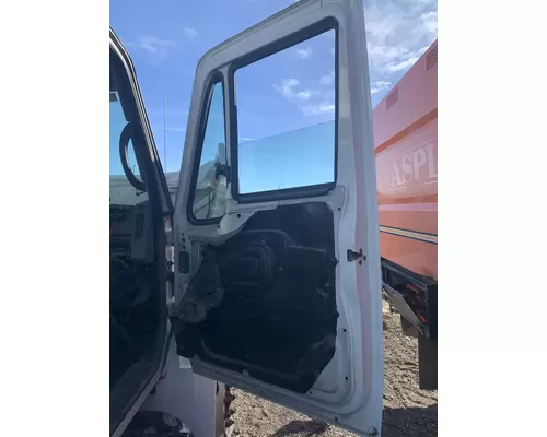 INTERNATIONAL 4300 Door Assembly, Front