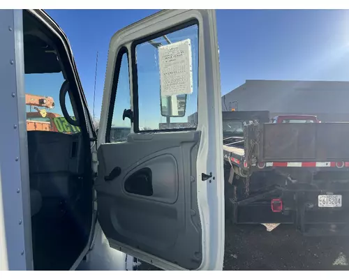 INTERNATIONAL 4300 Door Assembly, Front