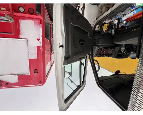 INTERNATIONAL 4300 Door Assembly, Front