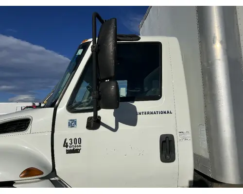 INTERNATIONAL 4300 Door Assembly, Front