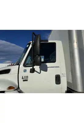 INTERNATIONAL 4300 Door Assembly, Front