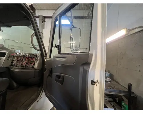 INTERNATIONAL 4300 Door Assembly, Front