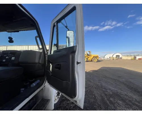 INTERNATIONAL 4300 Door Assembly, Front