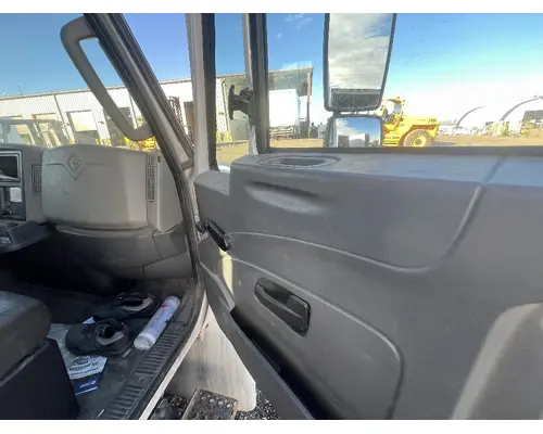 INTERNATIONAL 4300 Door Assembly, Front