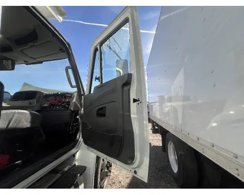 INTERNATIONAL 4300 Door Assembly, Front