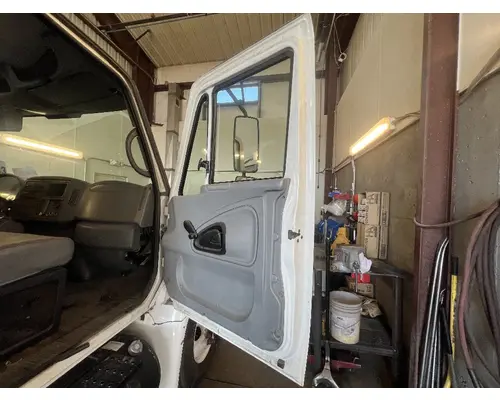 INTERNATIONAL 4300 Door Assembly, Front