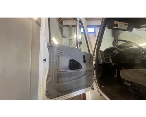 INTERNATIONAL 4300 Door Assembly, Front