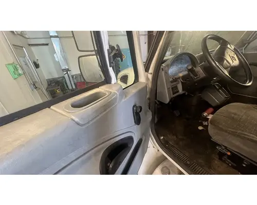 INTERNATIONAL 4300 Door Assembly, Front