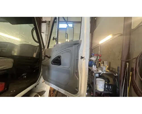 INTERNATIONAL 4300 Door Assembly, Front