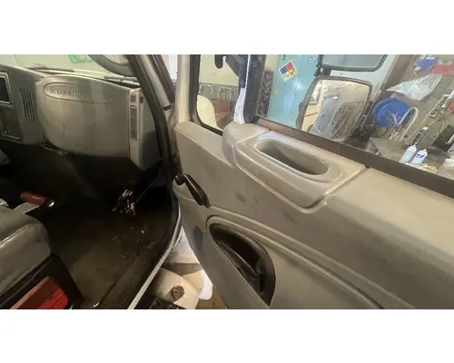 INTERNATIONAL 4300 Door Assembly, Front