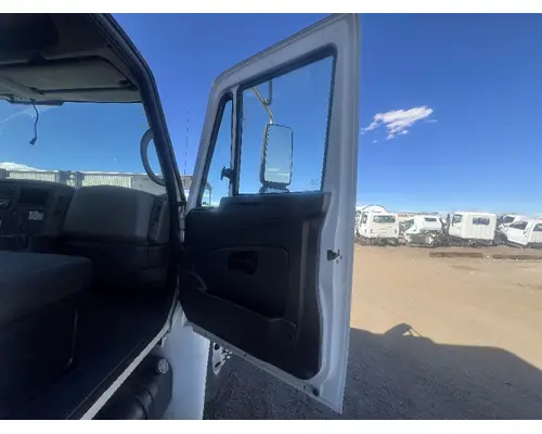 INTERNATIONAL 4300 Door Assembly, Front