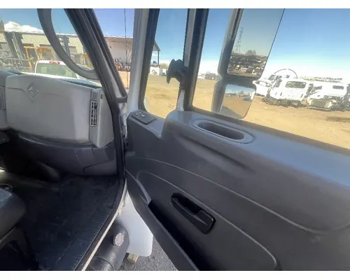 INTERNATIONAL 4300 Door Assembly, Front