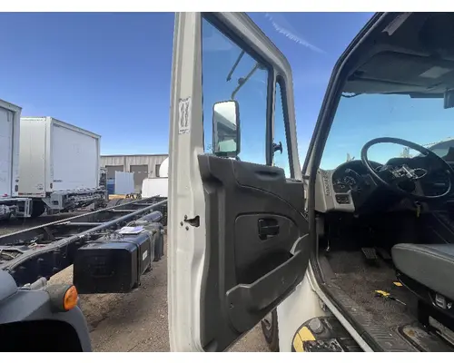 INTERNATIONAL 4300 Door Assembly, Front