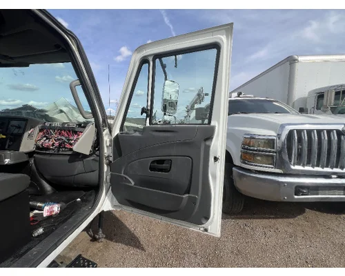 INTERNATIONAL 4300 Door Assembly, Front