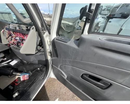 INTERNATIONAL 4300 Door Assembly, Front