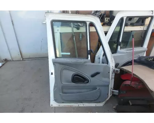 INTERNATIONAL 4300 Door Assembly, Front