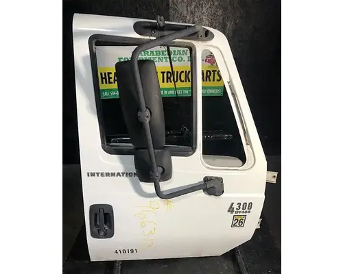 INTERNATIONAL 4300 Door Assembly, Front