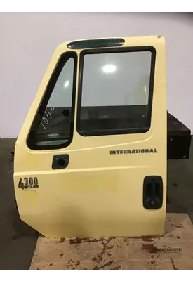 INTERNATIONAL 4300 Door Assembly