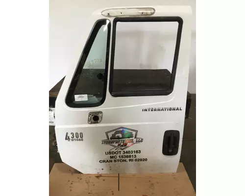 INTERNATIONAL 4300 Door Assembly