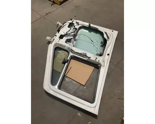 INTERNATIONAL 4300 Door Assembly