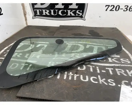 INTERNATIONAL 4300 Door Vent Glass, Front