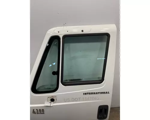 INTERNATIONAL 4300 Door