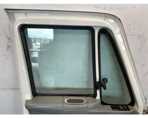 INTERNATIONAL 4300 Door