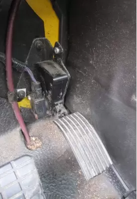INTERNATIONAL 4300 FOOT PEDAL