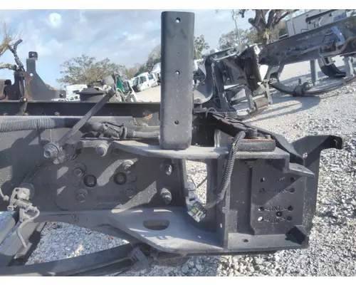 INTERNATIONAL 4300 FRAME HORN