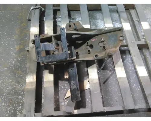 INTERNATIONAL 4300 FRAME HORN
