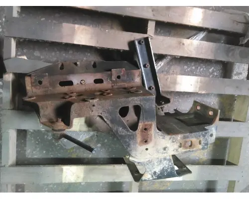 INTERNATIONAL 4300 FRAME HORN