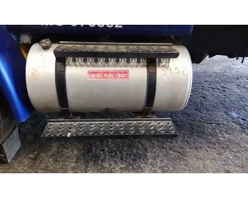 INTERNATIONAL 4300 FUEL TANK