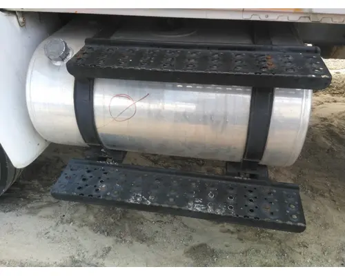 INTERNATIONAL 4300 FUEL TANK