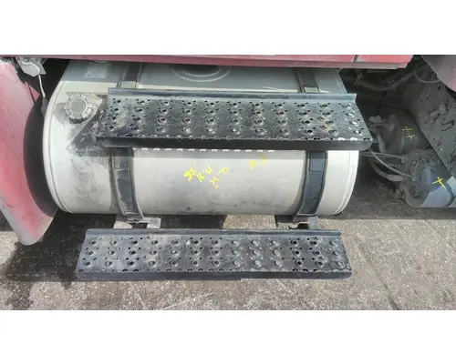 INTERNATIONAL 4300 FUEL TANK