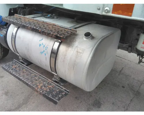 INTERNATIONAL 4300 FUEL TANK