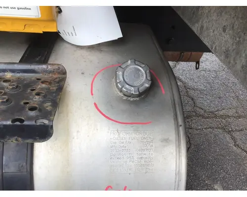 INTERNATIONAL 4300 FUEL TANK