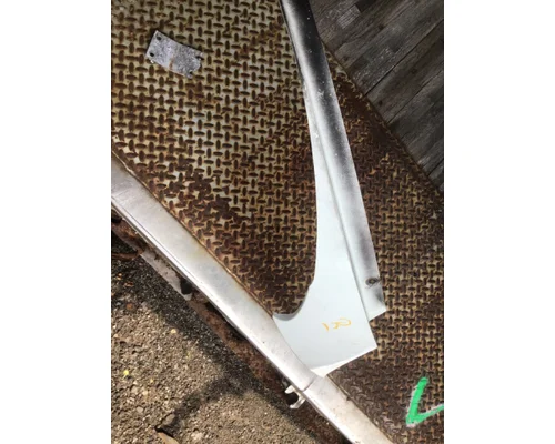 INTERNATIONAL 4300 Fender