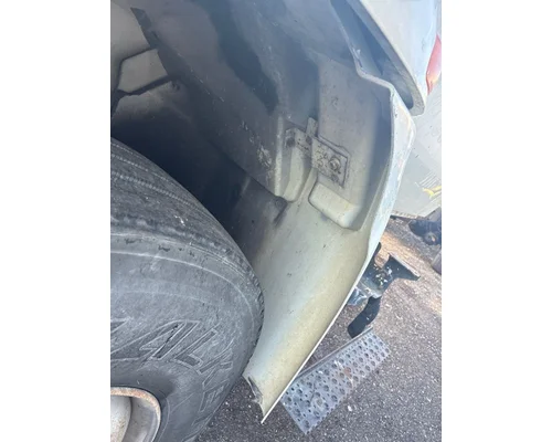 INTERNATIONAL 4300 Fender