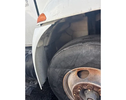 INTERNATIONAL 4300 Fender