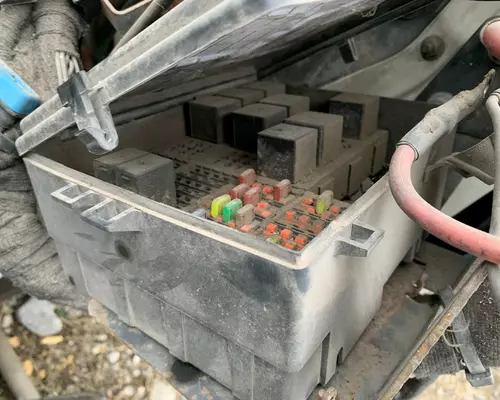 INTERNATIONAL 4300 Fuse Box