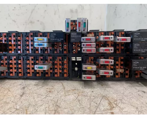 INTERNATIONAL 4300 Fuse Box