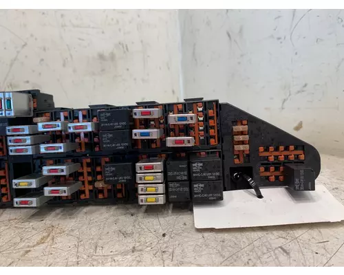 INTERNATIONAL 4300 Fuse Box