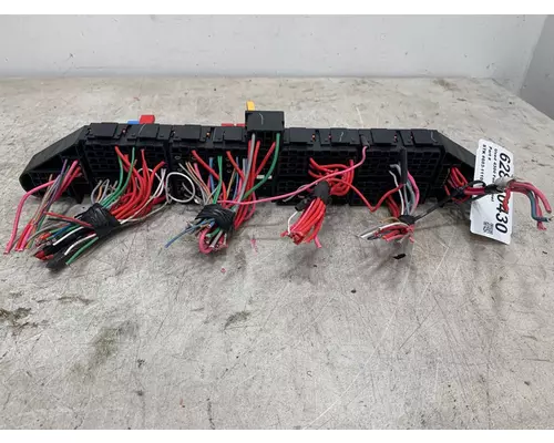 INTERNATIONAL 4300 Fuse Box